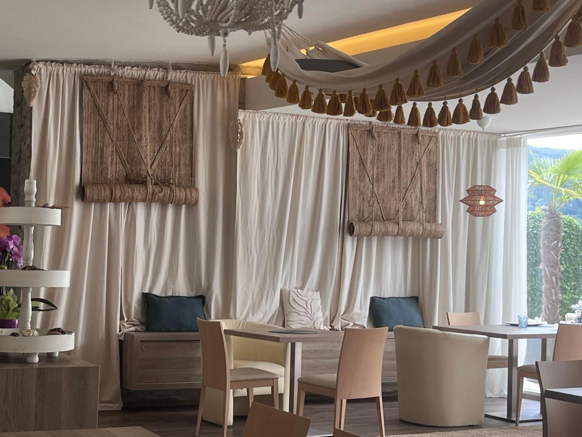 Strandhotel Kaerntnerhof Pörtschach am Wörthersee エクステリア 写真